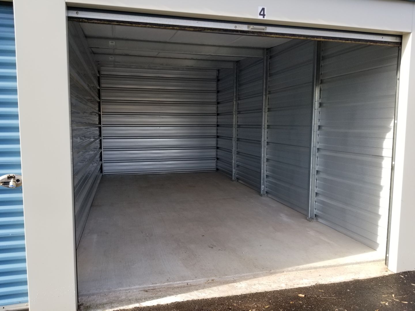 [company,data=name] Outdoor Storage