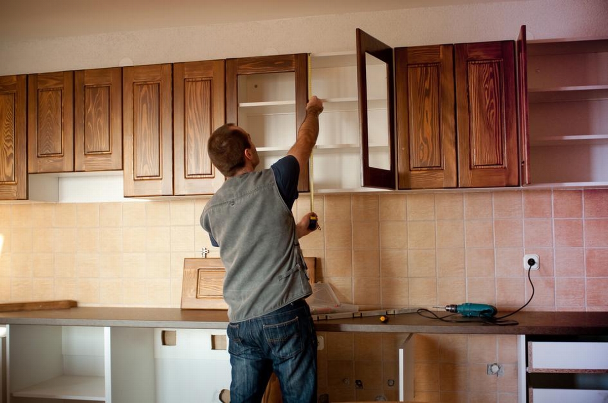 How to Design Seamless Interiors for a Cohesive and Modern Home