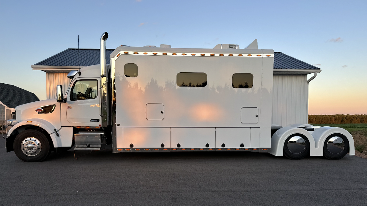 2024 Peterbilt 567