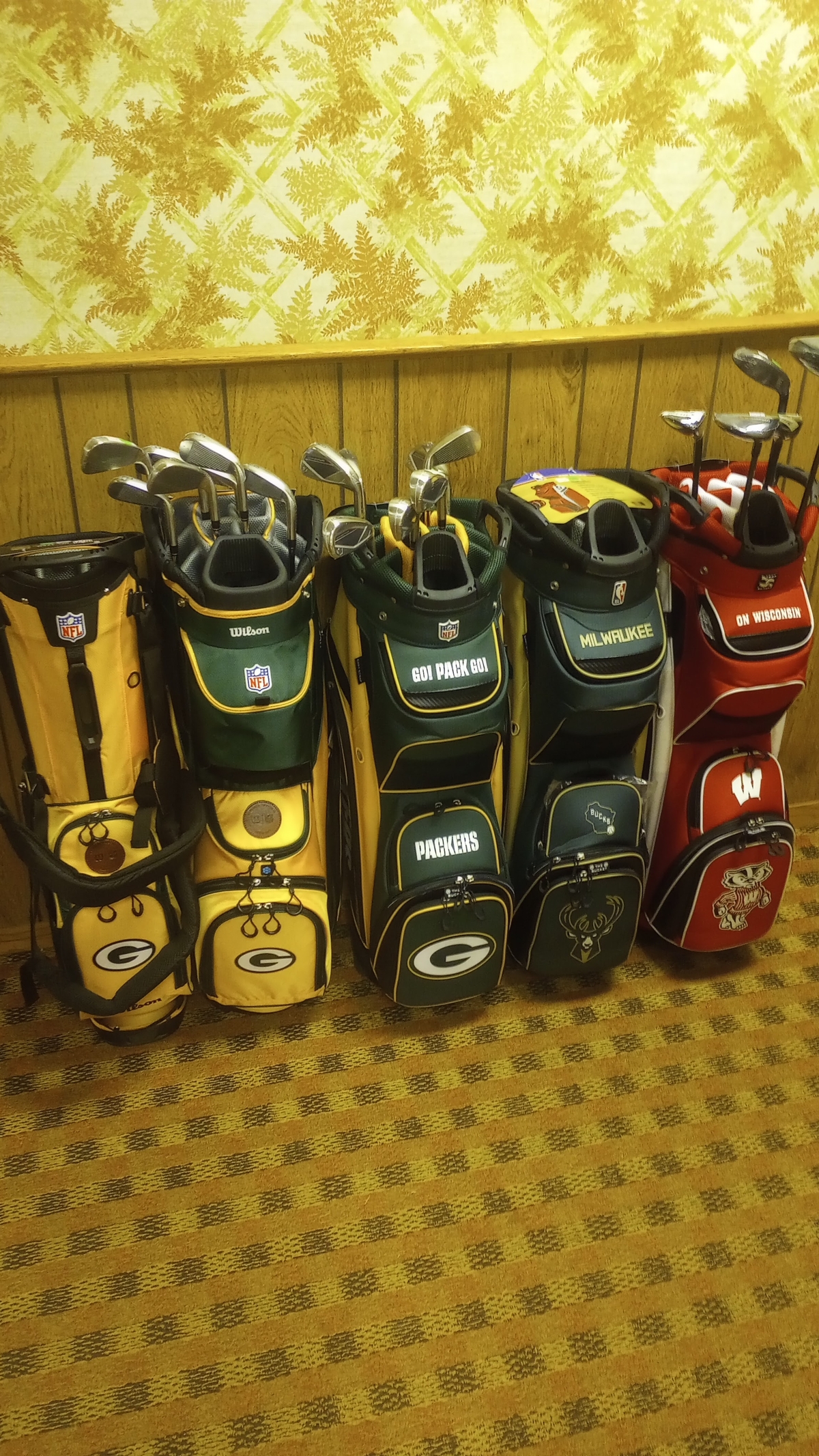 Buck's Golf Shop - Holiday Clearance Sale 2025