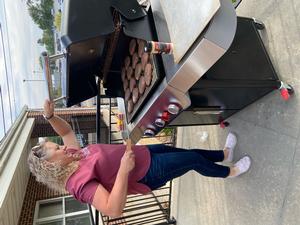 Loos Employees Volunteer At Ronald McDonald House