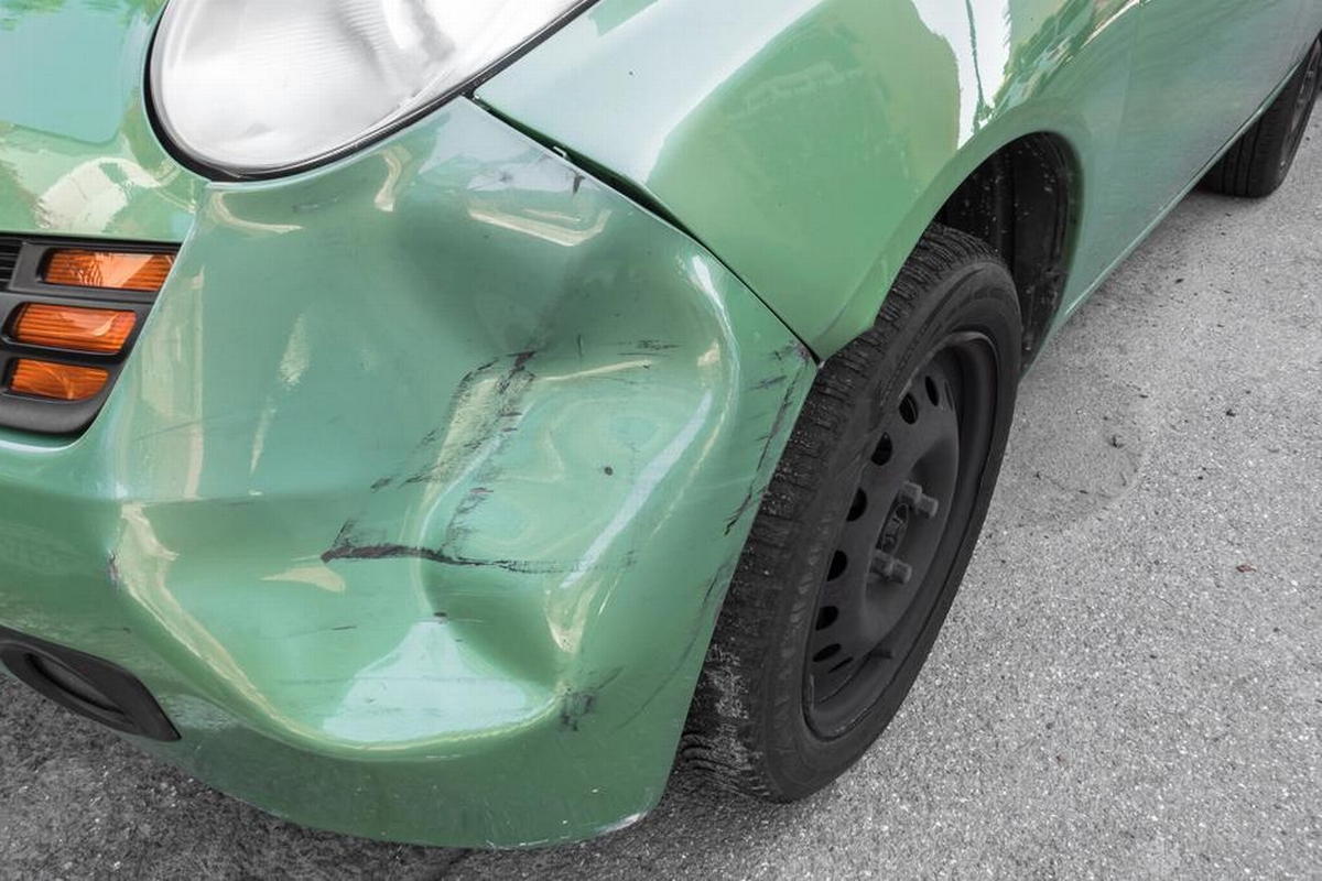 Car Fender Damage: Repair vs Replacement Explained