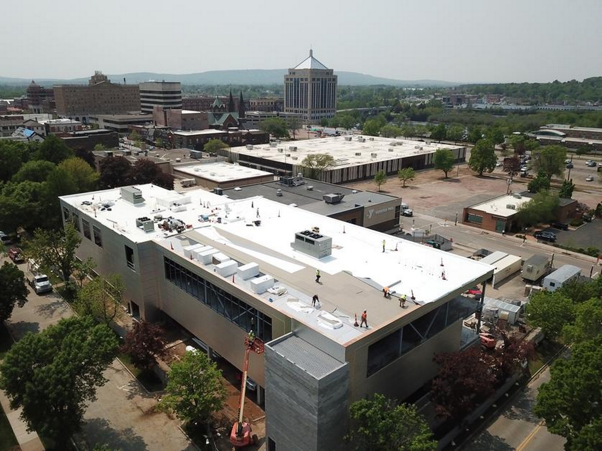 Rise and Shine: Morning Habits of Successful Commercial Roof Installers