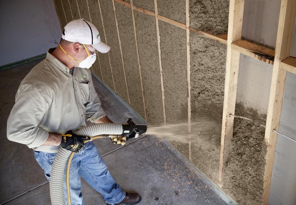 Beyond the Basics: Comparing R-Values in Insulation Choices for Year-Round Savings