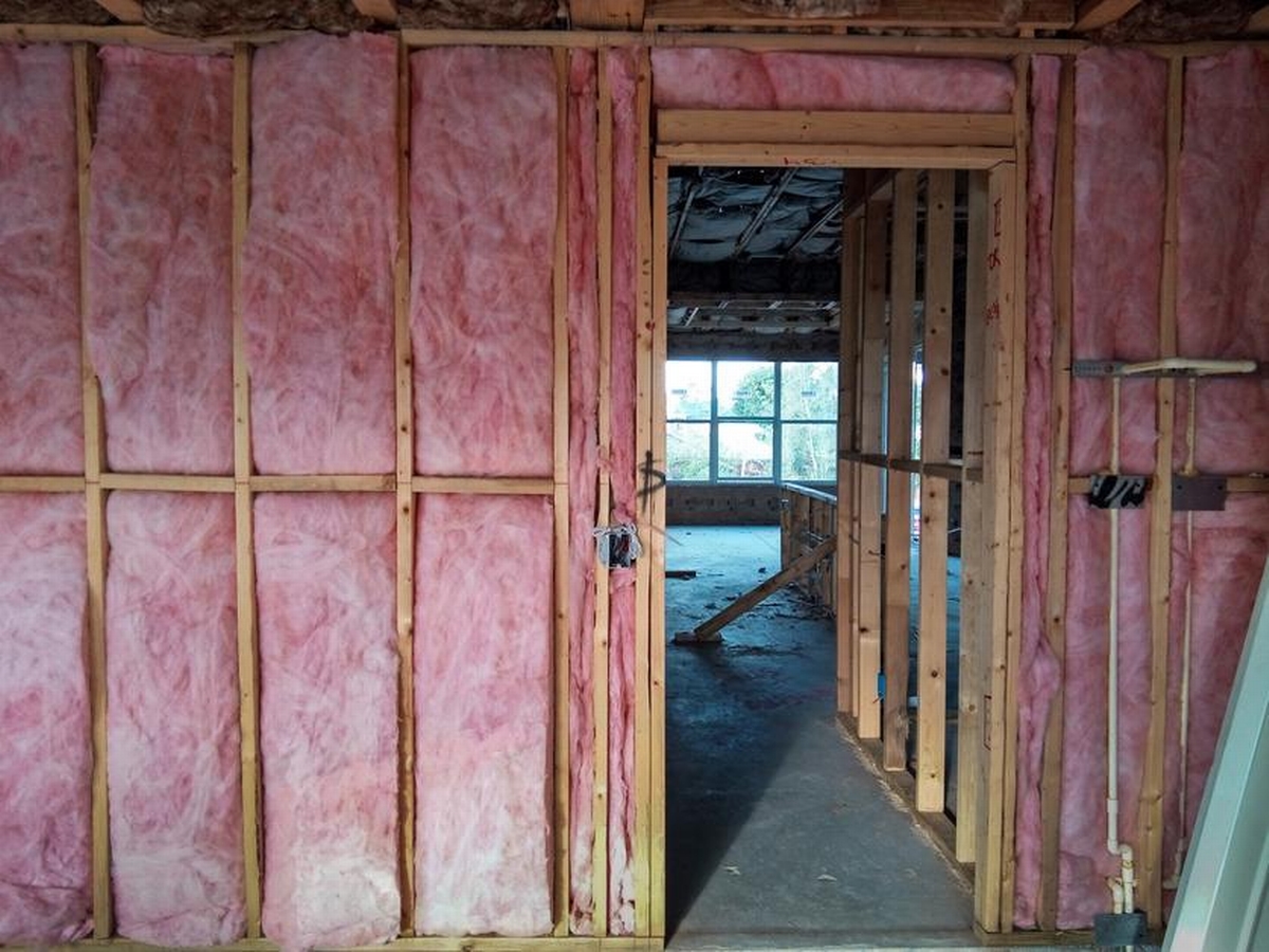 Does Pink Insulation Have Asbestos or Is It Safe?