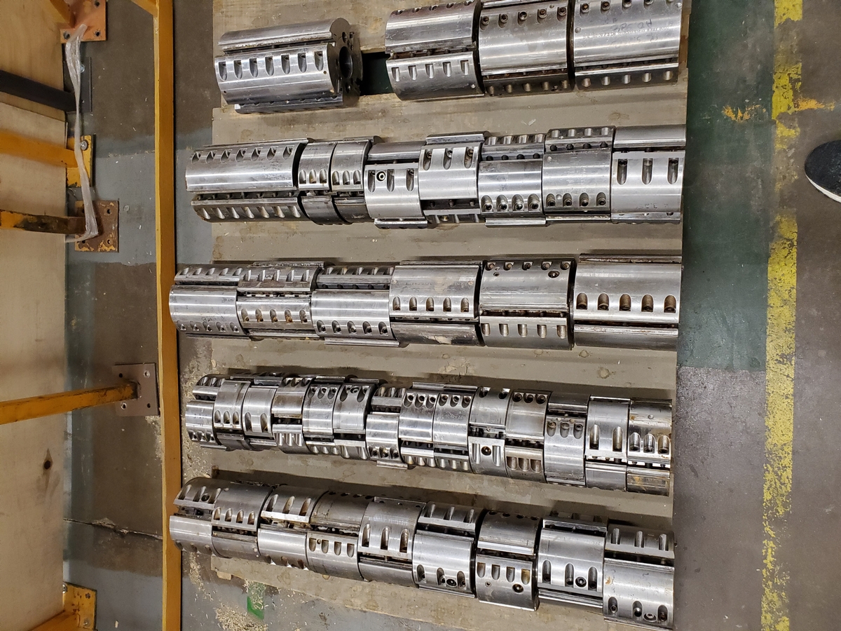 Industry proven hydro-loc corrugated moulder heads