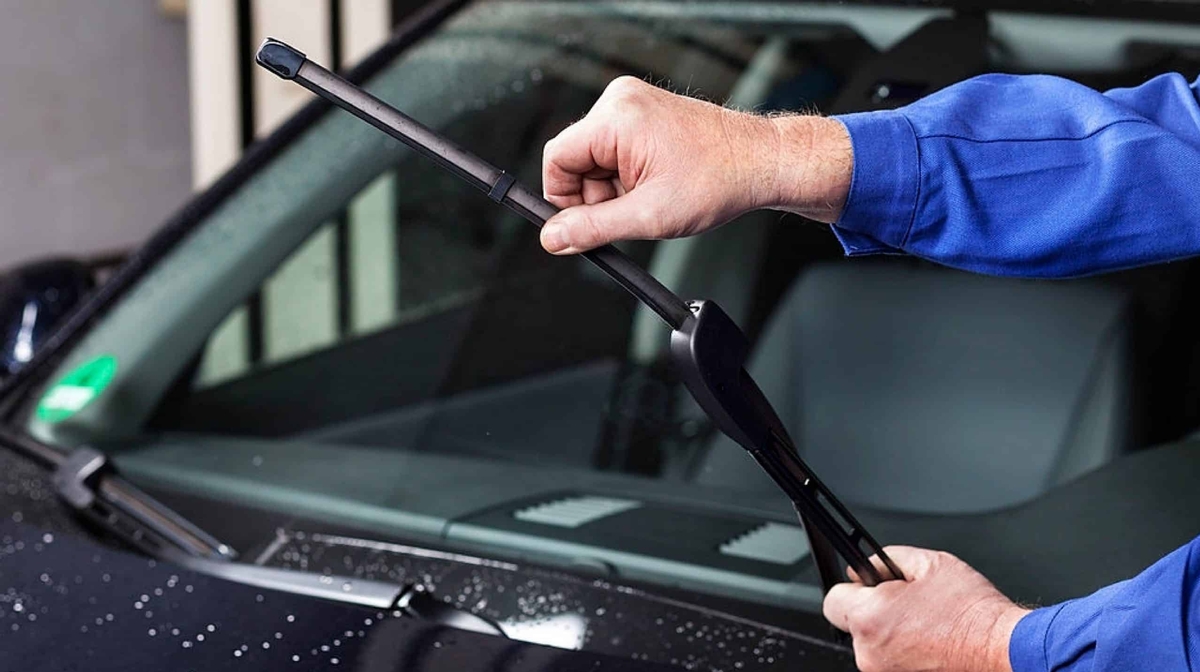 Windshield Wiper Blade Replacement & Upgrade Guide