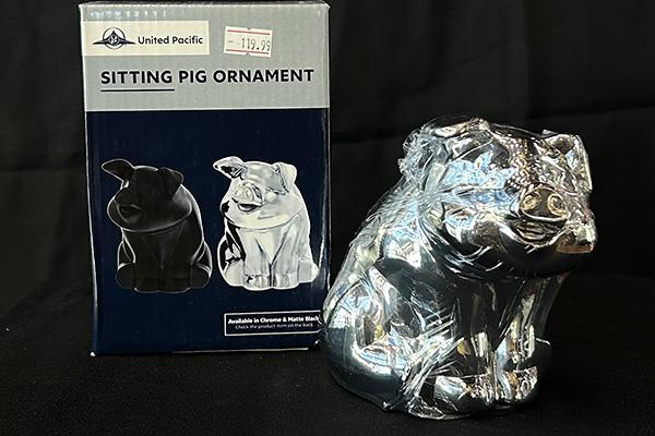 Sitting Pig Die Cast Hood Ornament - Chrome 
