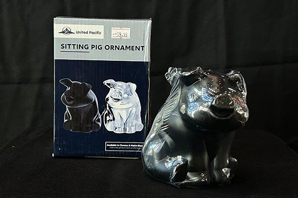 Sitting Pig Die Cast Hood Ornament - Matte Black 