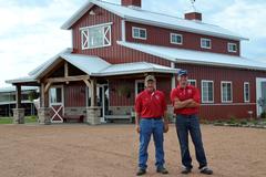 Wisconsin farm hits 104.5-pound production record with robots