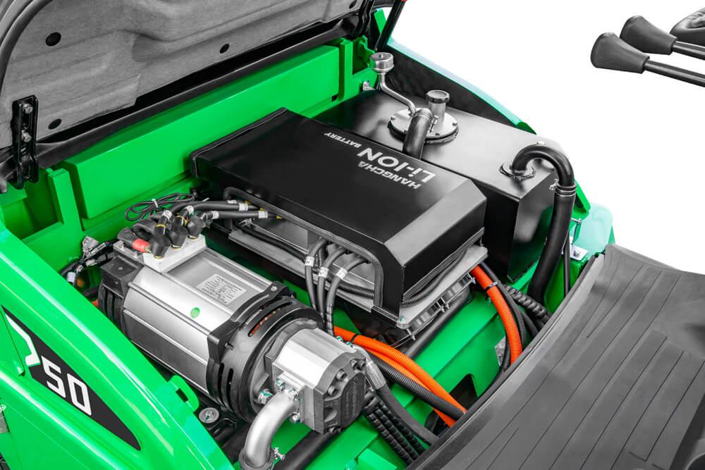 XC Series Electric Lithium-ion Pneumatic Tire Forklift